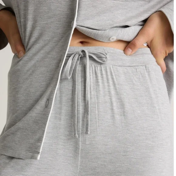 NWT Quince Longsleeve Pajama Set Size Large in Heather Gray and White Piping - Picture 4 of 6